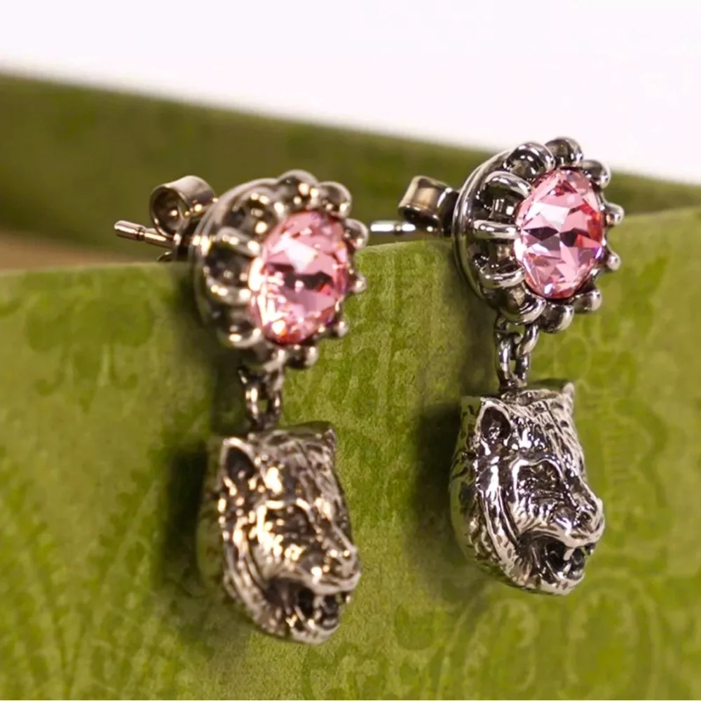 NEW✨$650 GUCCI Pink Crystal Stud Silver Tone FELINE TIGER CAT Dangle EARRINGS - Picture 5 of 11